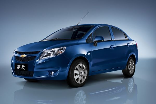 GM začala v číně vyrábět elektrické verze modelu Chevrolet Sail.