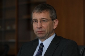 Odbory jednají nekonstruktivně, stylem stávky za každou cenu, tvrdí Drábek.
