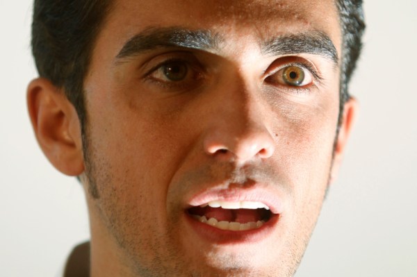 Alberto Contador má čelit disciplinárnímu řízení. Alberto Contador má čelit disciplinárnímu řízení.