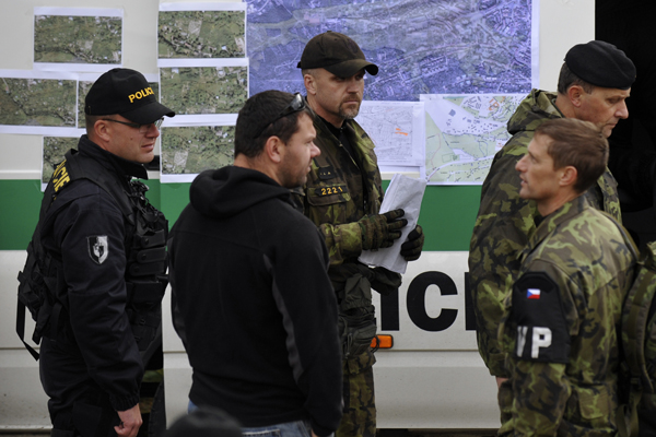 Policisté intenzivně pátrali v pražské Troji, Aničku však nenašli.
