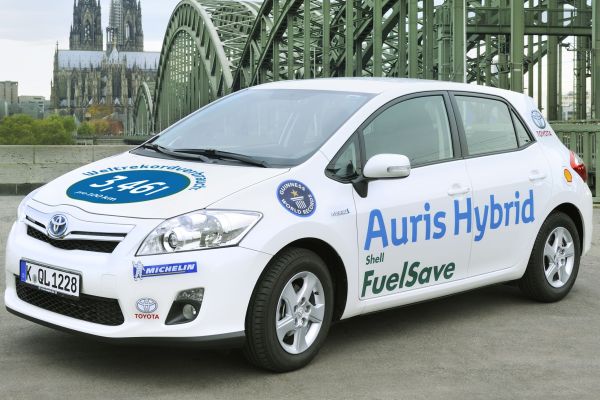 Toyota Auris HSD, která překonala světový rekord ve spotřebě paliva v městském provozu.