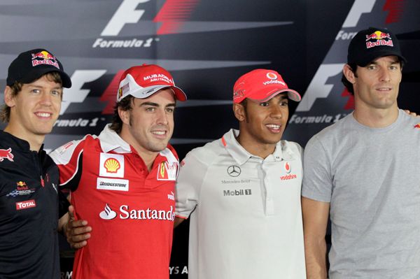 Čtveřice adeptů na titul. Zleva Sebastian Vettel, Fernando Alonso, Lewis Hamilton a Mark Webber.