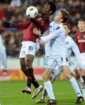 Sparťan Bony Wilfried (vlevo) se v lize trefil už poosmé.