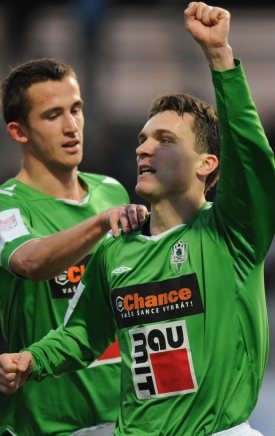 Jablonečtí střelci Tomáš Pekhart (vlevo) a David Lafata.