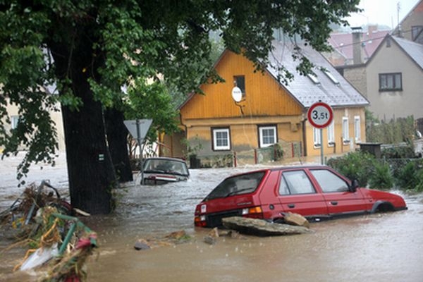 Přírodní katastrofy už stály pojišťovny 9,5 miliardy korun.