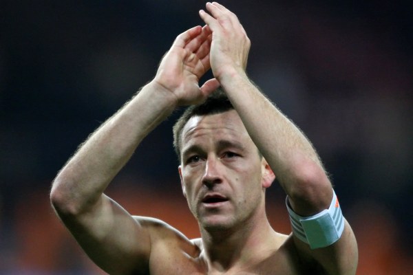 John Terry možná bude Chelsea chybět až několik měsíců.