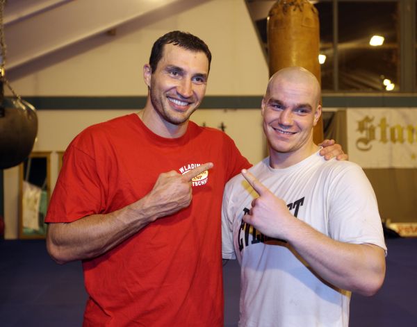 Ondřej Pála (vpravo) a Vladimir Kličko. 