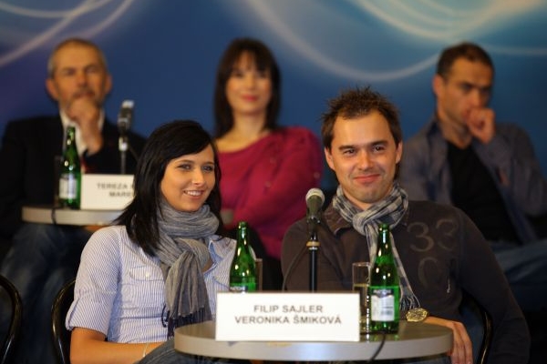 Televizní diváci rozhodli a ze soutěže vypadl pár Filip Sajler a Veronika Šmiková.