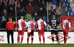 Slavia si zvykla na marnost a smutek. 
