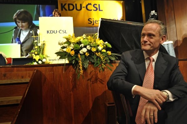 Dvě tváře nedávného vedení lidovců, které o svůj vliv přišly - Michaela Šojdrová a Cyril Svoboda.