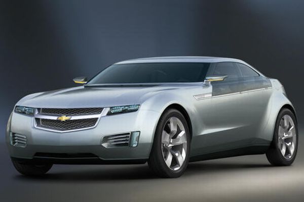 GM hodně sází na elektromobil Chevrolet Volt, který dorazí do Evropy jako Opel Ampera.