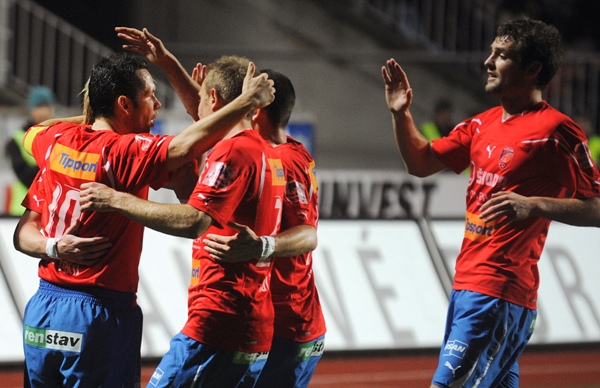 Fotbalisté Viktorie Plzeň vedou ligu po podzimní části.