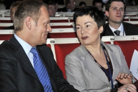 Tusk má zajisté radost z varšavské primátorky Hanny Gronkiewiczové Waltzové, která obhájila post.