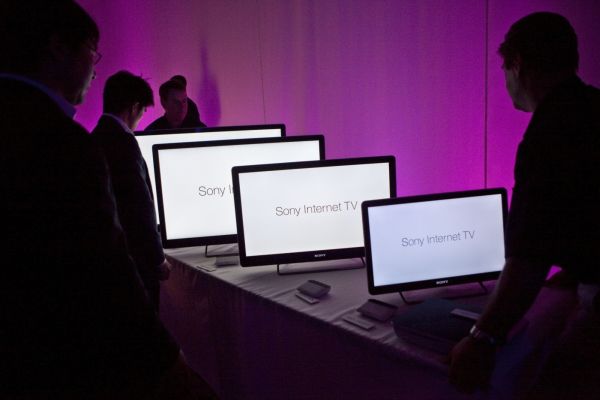 Google na zprovoznění své hybridní služby spolupracuje s výrobcem televizorů Sony.
