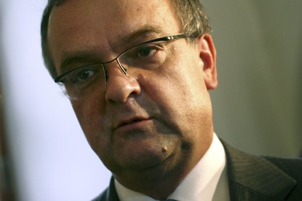 Kalousek chce, aby Rath zaplatil jeden poslanecký plat. Kalousek chce, aby Rath zaplatil jeden poslanecký plat.