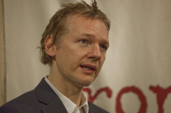 Julian Assange si je svou nevinou jistý.