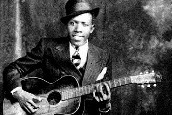 Legendární bluesman Robert Johnson.