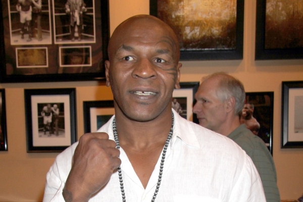 Mike Tyson prý tentokrát do Prahy dorazí.