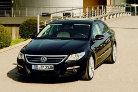 Volkswagen Passat limuzína.
