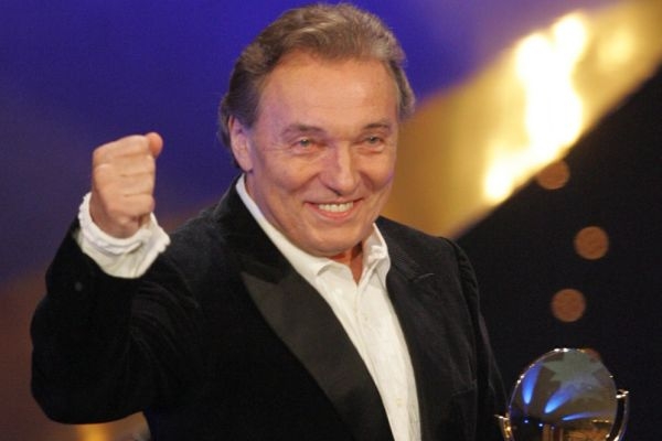 Zpěvák Karel Gott.