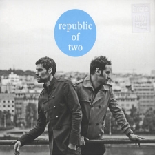 Debut Republic of Two skrývá příjemné překvapení.