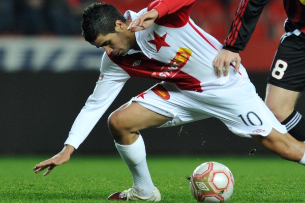 Tijani Belaid ve Slavii končí. Tijani Belaid ve Slavii končí.