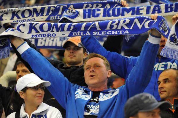 Příznivci Komety Brno míří do Prahy.