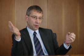 Ministr práce a sociálních věcí Jaromír Drábek.