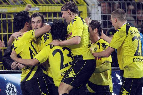 Fotbalisté Dortmundu už zase válí.
