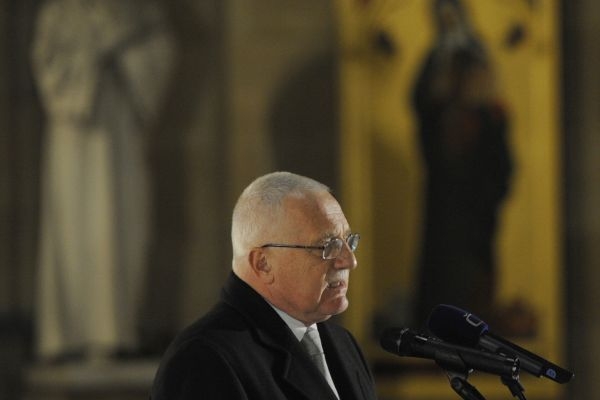 Největší oblibě se v průzkumech dlouhodobě těší prezident Klaus.