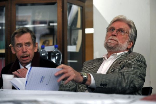 Václav Havel s bratrem Ivanem.