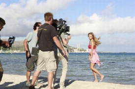 Veronika Vařeková při natáčení reklamního spotu na Mallorce.