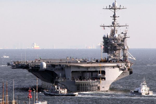 Japonsko a USA zahájily velké vojenské manévry.