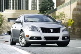 Suzuki Kizashi, sportovní sedan střední třídy.