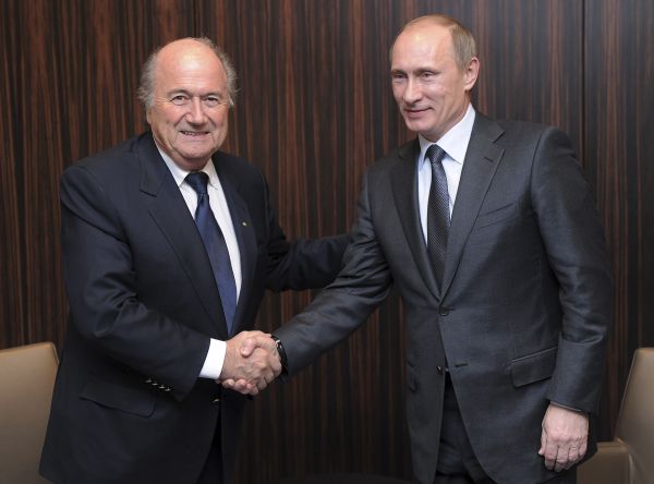 Sepp Blatter a Vladimir Putin, který nakonec do Curychu přiletěl. 