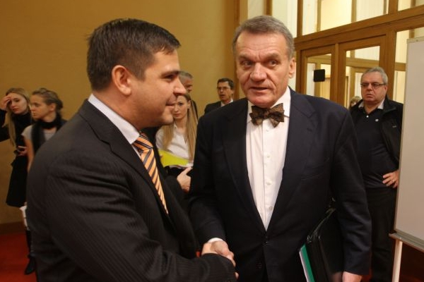 Karel Březina (vlevo) bude zastupovat primátora Bohuslava Svobodu (vpravo) v nepřítomnosti. Karel Březina (vlevo) bude zastupovat primátora Bohuslava Svobodu (vpravo) v nepřítomnosti.
