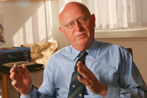 Václav Pačes tvrdí, že Američané novou formu života neobjevili. Václav Pačes tvrdí, že Američané novou formu života neobjevili.