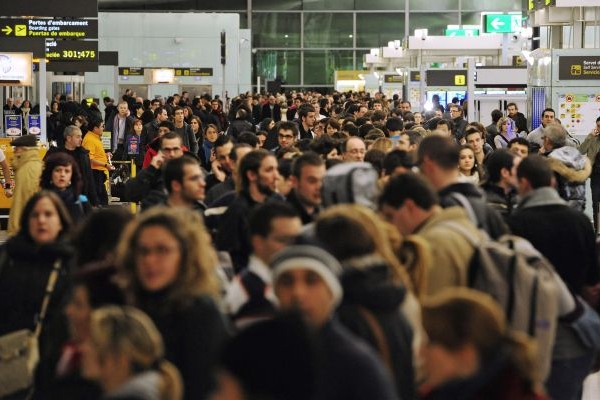 Na španělských letištích panuje chaos. Na španělských letištích panuje chaos.