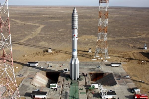 Ruská raketa Proton-M měla vynést tři satelity, ty se však po odpojení zřítily do Tichého oceánu. Ruská raketa Proton-M měla vynést tři satelity, ty se však po odpojení zřítily do Tichého oceánu.