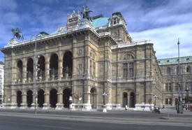Státní opera ve Vídni, původně opera dvorní. Budovu opery mimo jiné stavěl i český stavitel Josef Hlávka. 