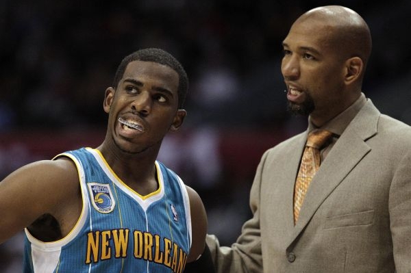 Playmaker New Orleans Chris Paul i kouč Monty Williams si mohou oddechnout. Klub zachrání vedení NBA.