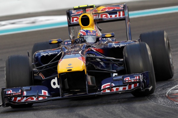 Mark Webber odjel poslední čtyři závody se zlomeným ramenem.