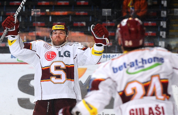 Sparta porazila Plzeň 4:3.