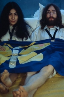 Většinu sedmdesátých let strávil Lennon po boku Yoko Ono.