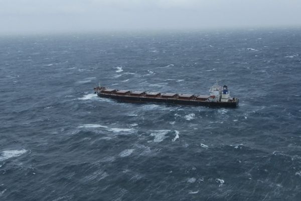 Somálští piráti propustili za blíže neupřesněné výkupné saúdskoarabský tanker, který zadržovali od března (ilustrační foto). Somálští piráti propustili za blíže neupřesněné výkupné saúdskoarabský tanker, který zadržovali od března (ilustrační foto).
