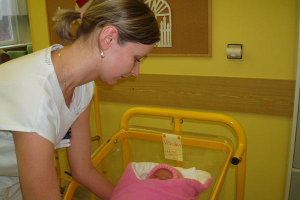 Holčička Věruška odložená do babyboxu.