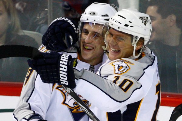 Martin Erat (10) pomohl Nashvillu jedním gólem porazit Detroit.