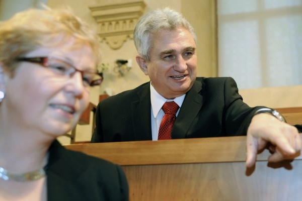 Senát smetl zákon o ocenění protikomunistického odboje.