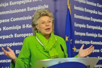 Eurokomisařka Viviane Redingové. Taková "euromamča". 