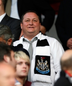 Mike Ashley, majitel Newcastlu.